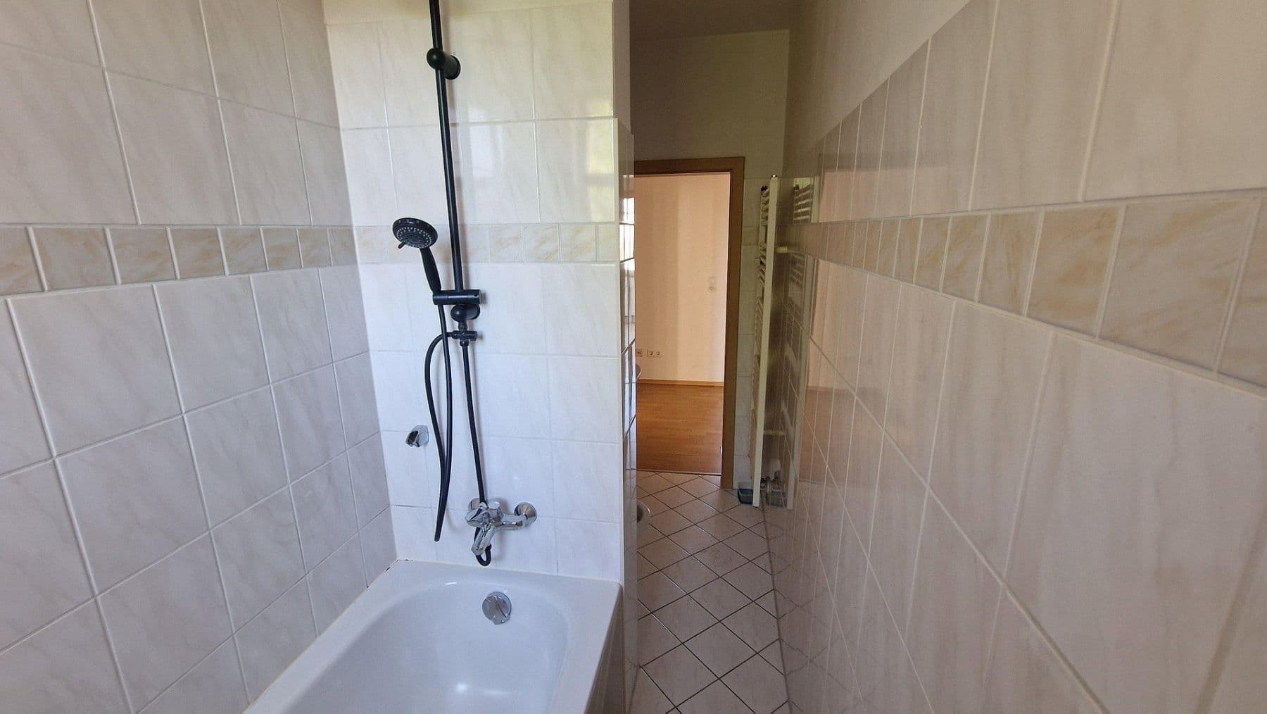 Prodej bytu 3+1 56 m², Holzhäuser Straße 66, Leipzig, Sasko Prodej bytu 3+1 56 m², Holzhäuser Straße 66, Leipzig, Sasko