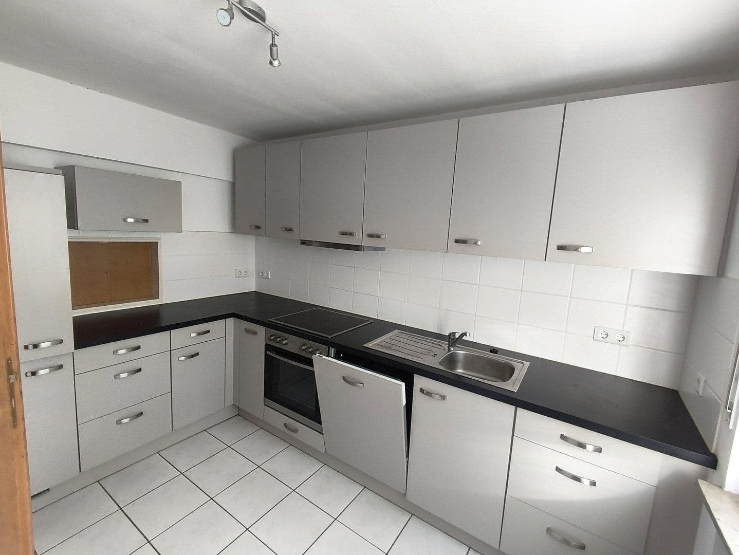 Prodej domu 150 m², pozemek 296 m², Neubruchstraße 16, Puchheim, Bavorsko Prodej domu 150 m², pozemek 296 m², Neubruchstraße 16, Puchheim, Bavorsko