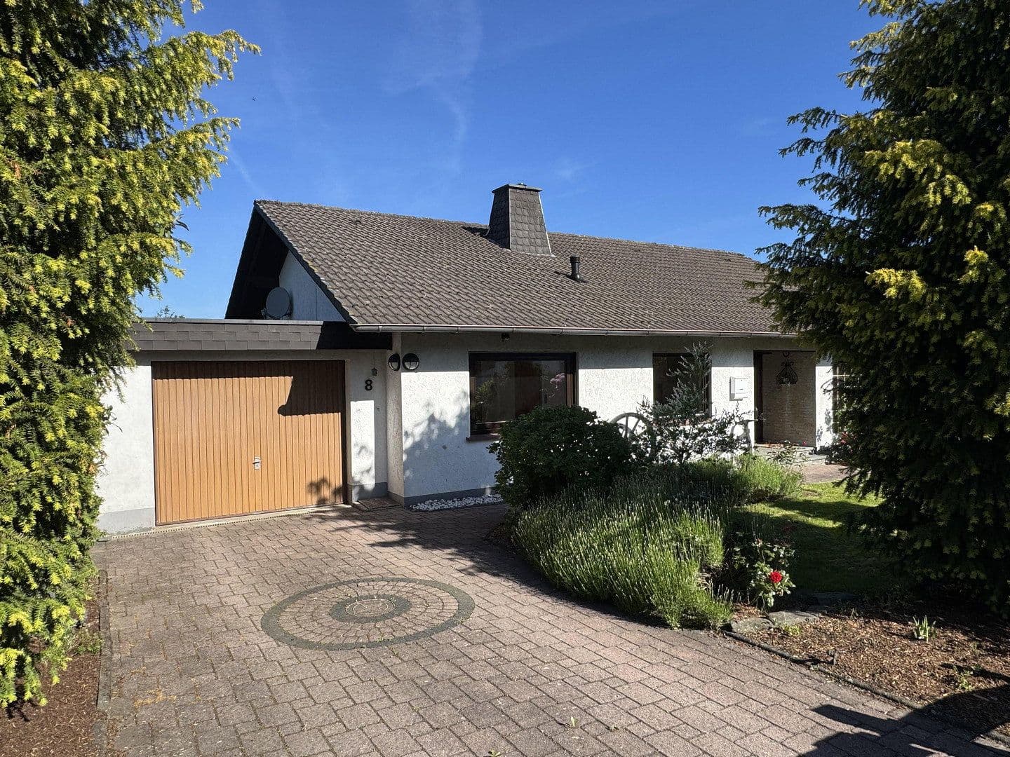 Prodej domu 169 m², pozemek 1.006 m², Waldbröl, Severní Porýní-Vestfálsko Prodej domu 169 m², pozemek 1.006 m², Waldbröl, Severní Porýní-Vestfálsko