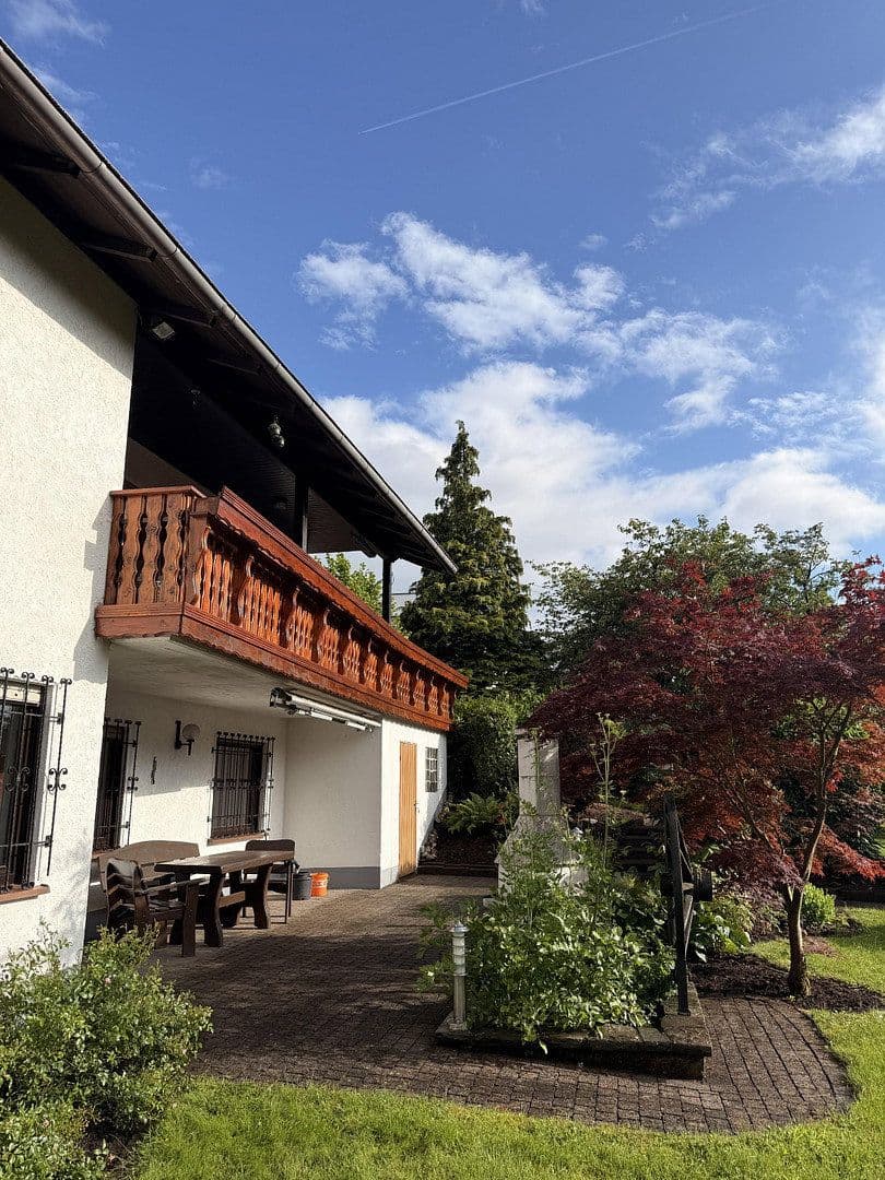 Prodej domu 169 m², pozemek 1.006 m², Waldbröl, Severní Porýní-Vestfálsko Prodej domu 169 m², pozemek 1.006 m², Waldbröl, Severní Porýní-Vestfálsko