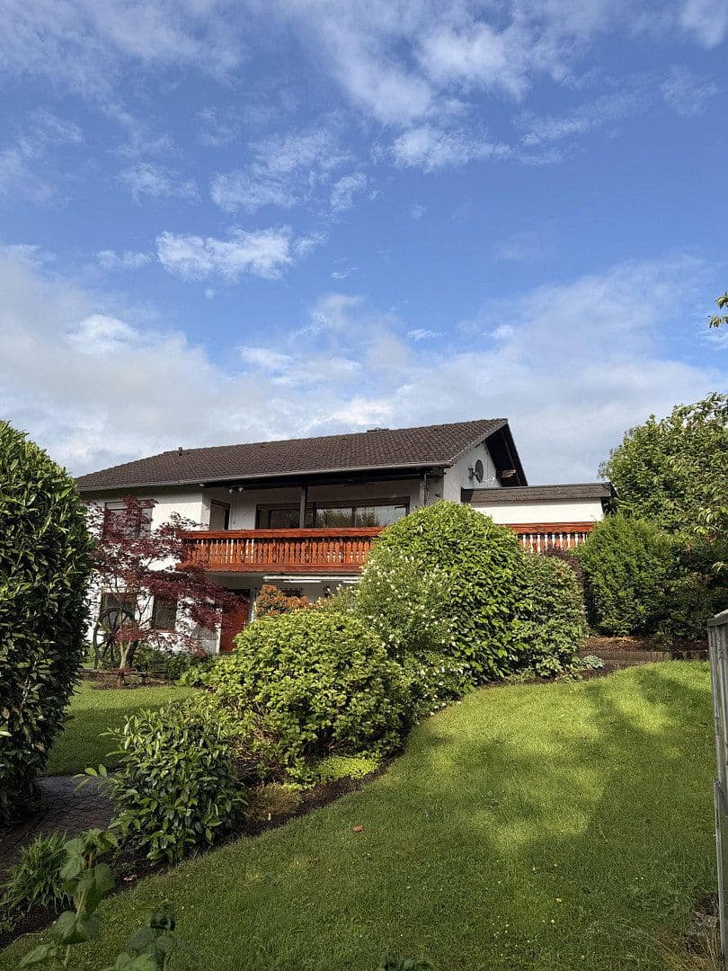 Prodej domu 169 m², pozemek 1.006 m², Waldbröl, Severní Porýní-Vestfálsko Prodej domu 169 m², pozemek 1.006 m², Waldbröl, Severní Porýní-Vestfálsko
