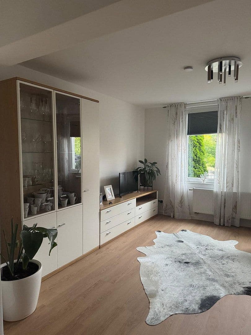 Pronájem bytu 3+1 100 m², Waller Straße 52, Winsen (Aller), Dolní Sasko Pronájem bytu 3+1 100 m², Waller Straße 52, Winsen (Aller), Dolní Sasko