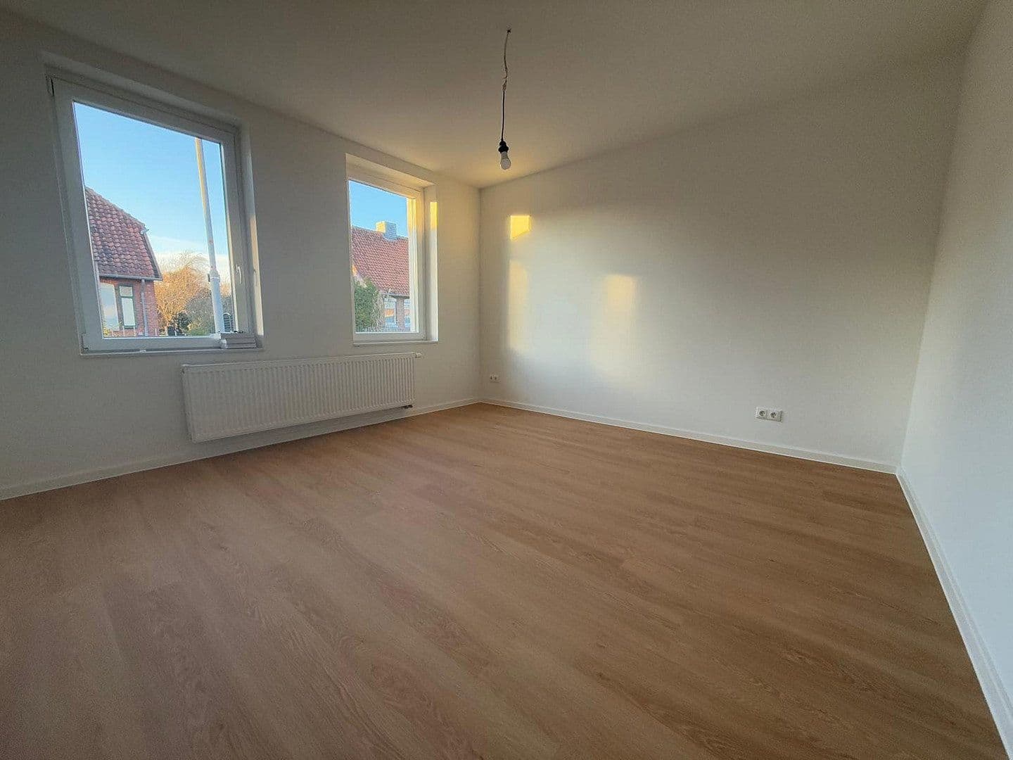 Pronájem bytu 3+1 100 m², Waller Straße 52, Winsen (Aller), Dolní Sasko Pronájem bytu 3+1 100 m², Waller Straße 52, Winsen (Aller), Dolní Sasko
