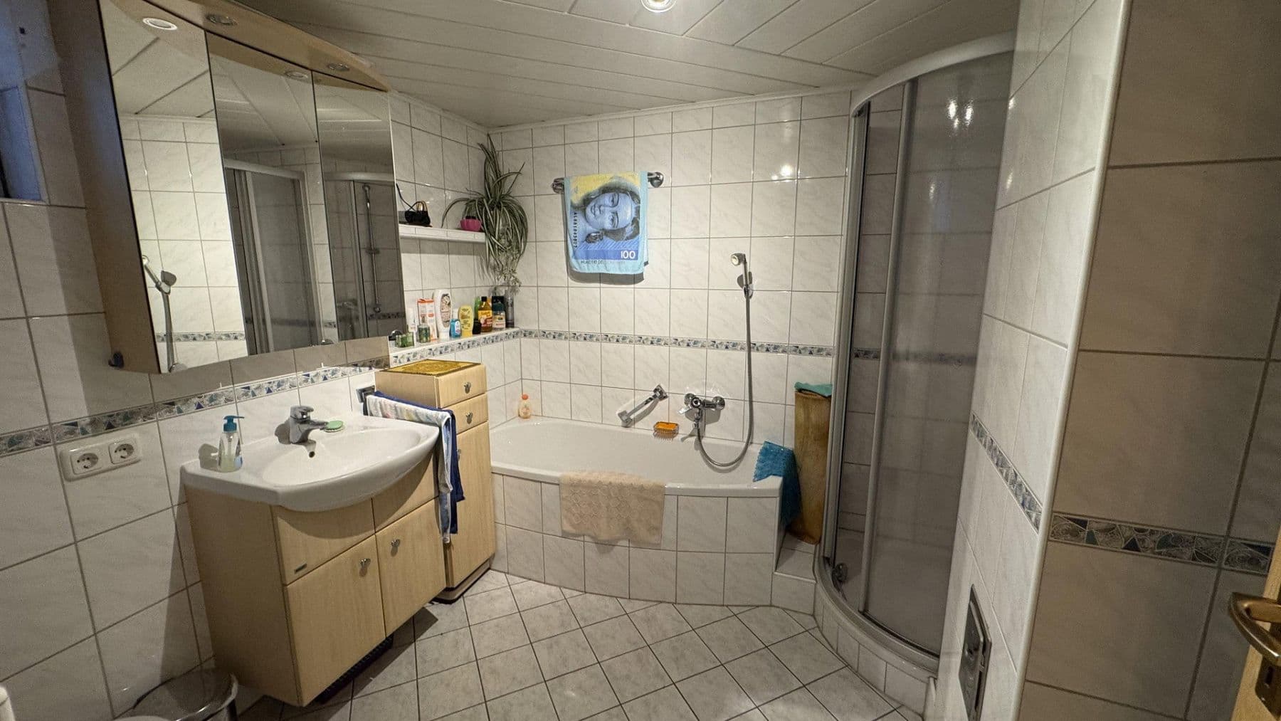 Prodej domu 179 m², pozemek 878 m², Schulgasse 40, Burgpreppach, Bavorsko Prodej domu 179 m², pozemek 878 m², Schulgasse 40, Burgpreppach, Bavorsko