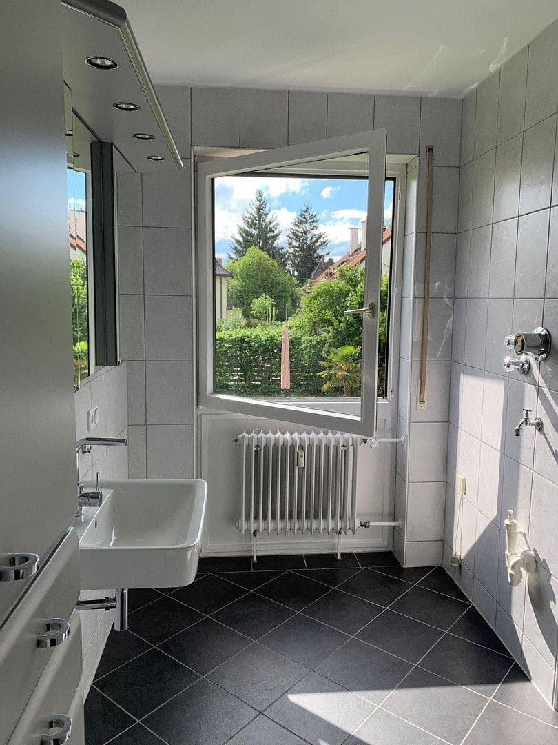 Prodej bytu 3+1 112 m², Camerloherstr. 124, München, Bavorsko Prodej bytu 3+1 112 m², Camerloherstr. 124, München, Bavorsko