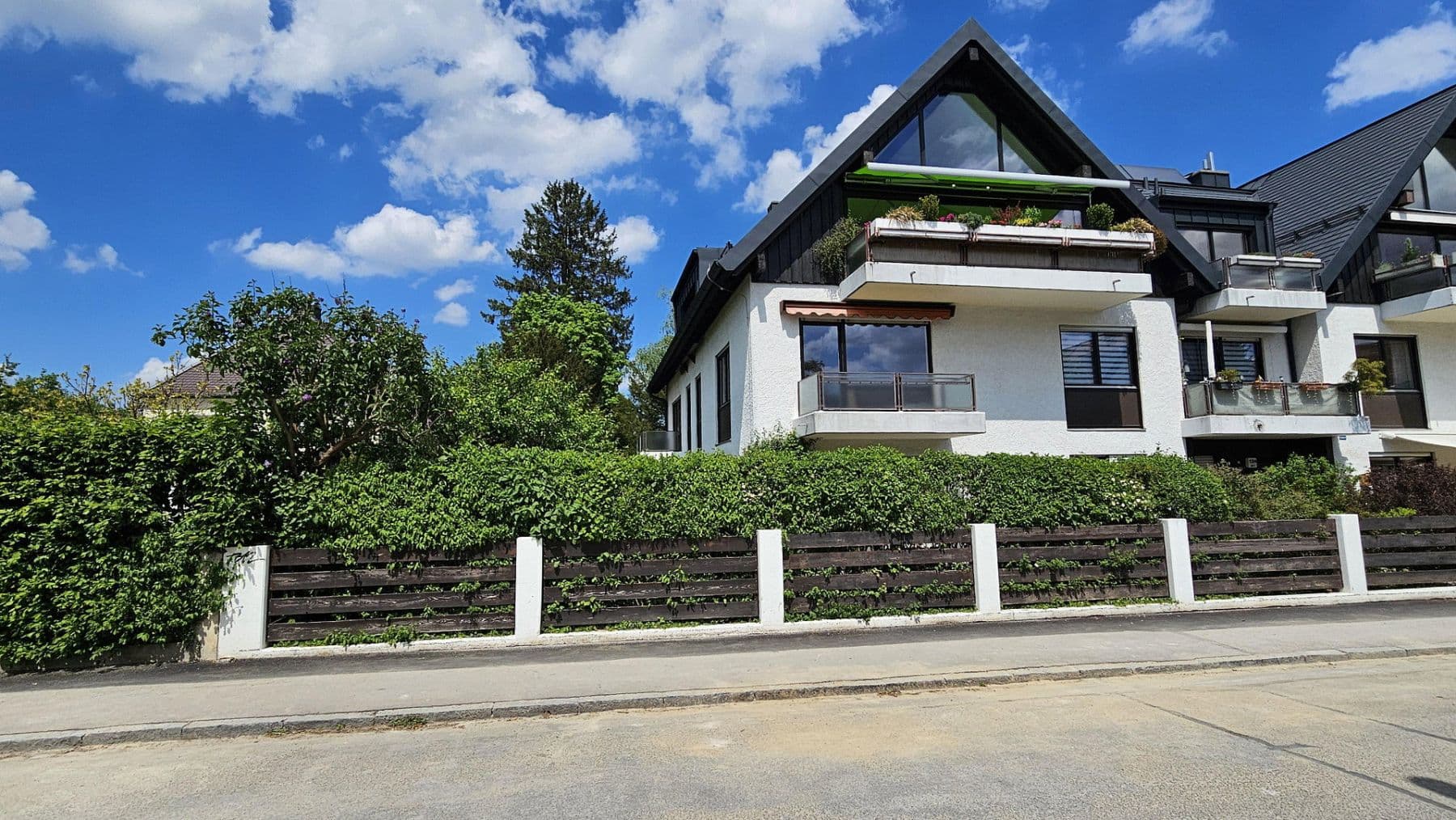 Prodej bytu 3+1 112 m², Camerloherstr. 124, München, Bavorsko Prodej bytu 3+1 112 m², Camerloherstr. 124, München, Bavorsko