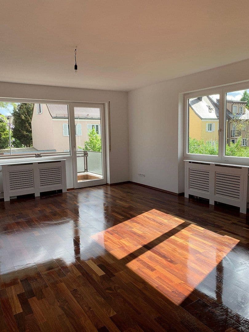 Prodej bytu 3+1 112 m², Camerloherstr. 124, München, Bavorsko Prodej bytu 3+1 112 m², Camerloherstr. 124, München, Bavorsko