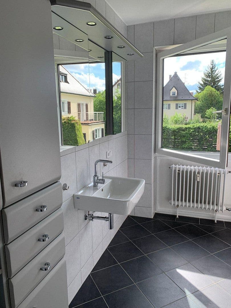 Prodej bytu 3+1 112 m², Camerloherstr. 124, München, Bavorsko Prodej bytu 3+1 112 m², Camerloherstr. 124, München, Bavorsko
