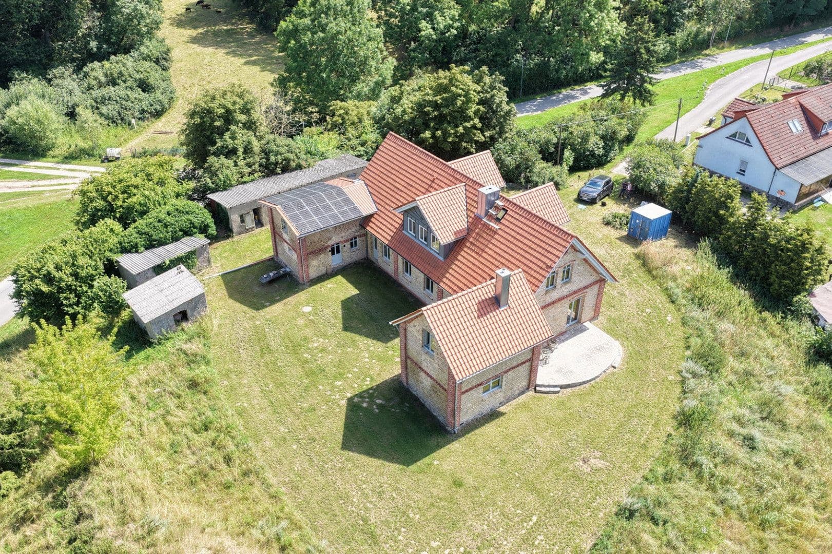 Prodej domu 275 m², pozemek 9.845 m², Behren-Lübchin, Mecklenburg-Vorpommern Prodej domu 275 m², pozemek 9.845 m², Behren-Lübchin, Mecklenburg-Vorpommern