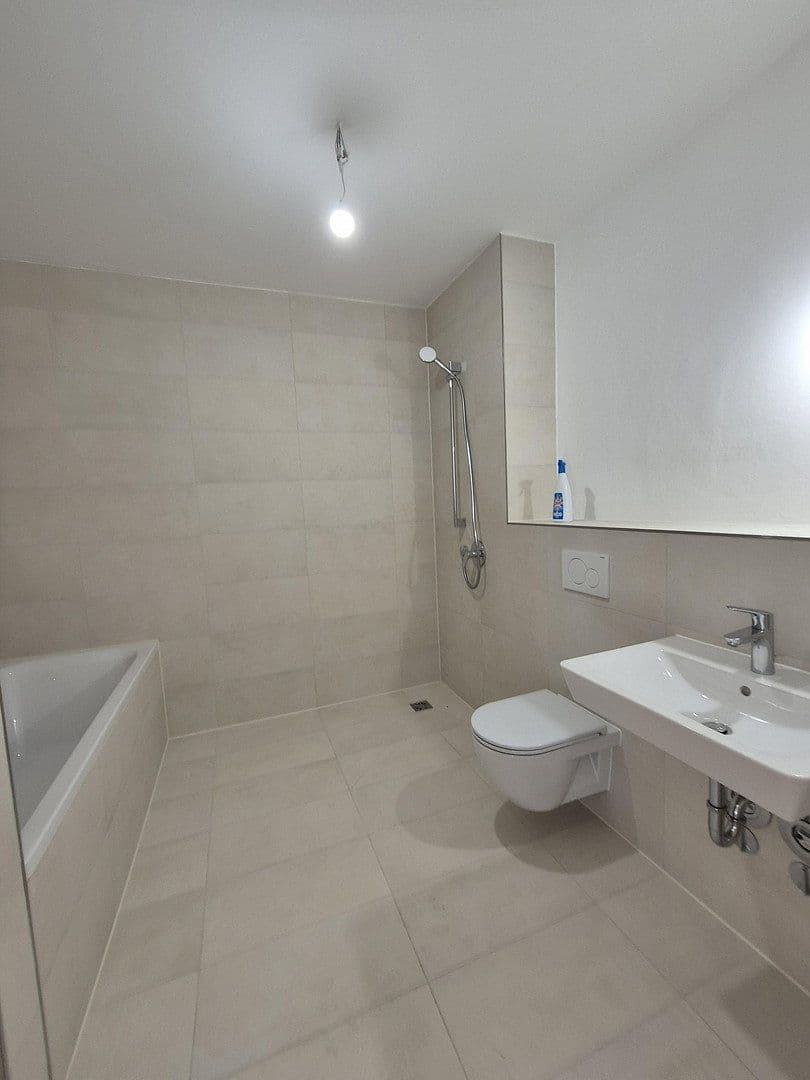Pronájem bytu 3+1 77 m², Schillerstr. 21, Berlin, Berlín Pronájem bytu 3+1 77 m², Schillerstr. 21, Berlin, Berlín