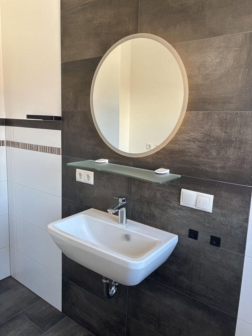 Pronájem bytu 2+1 85 m², Kaiserslautern, Porýní-Falc Pronájem bytu 2+1 85 m², Kaiserslautern, Porýní-Falc
