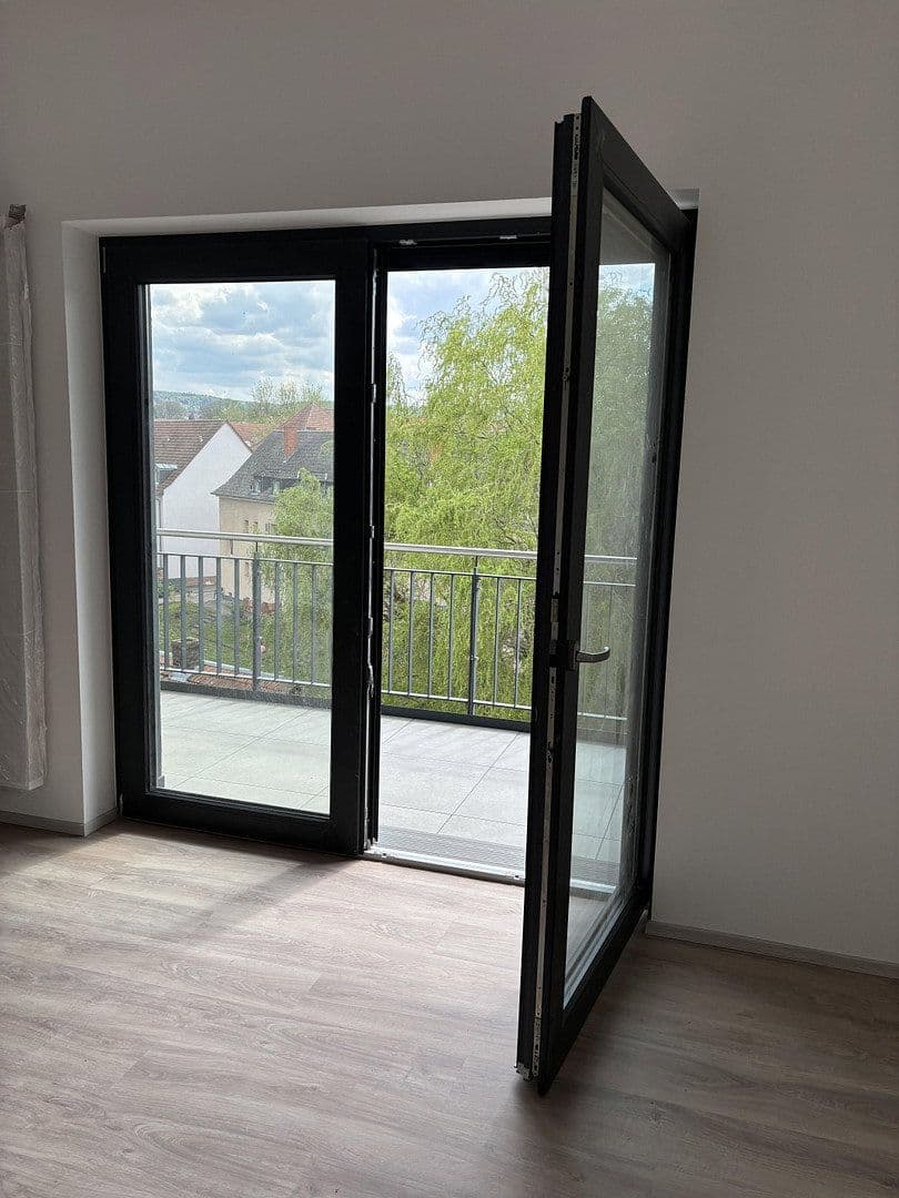Pronájem bytu 2+1 85 m², Kaiserslautern, Porýní-Falc Pronájem bytu 2+1 85 m², Kaiserslautern, Porýní-Falc