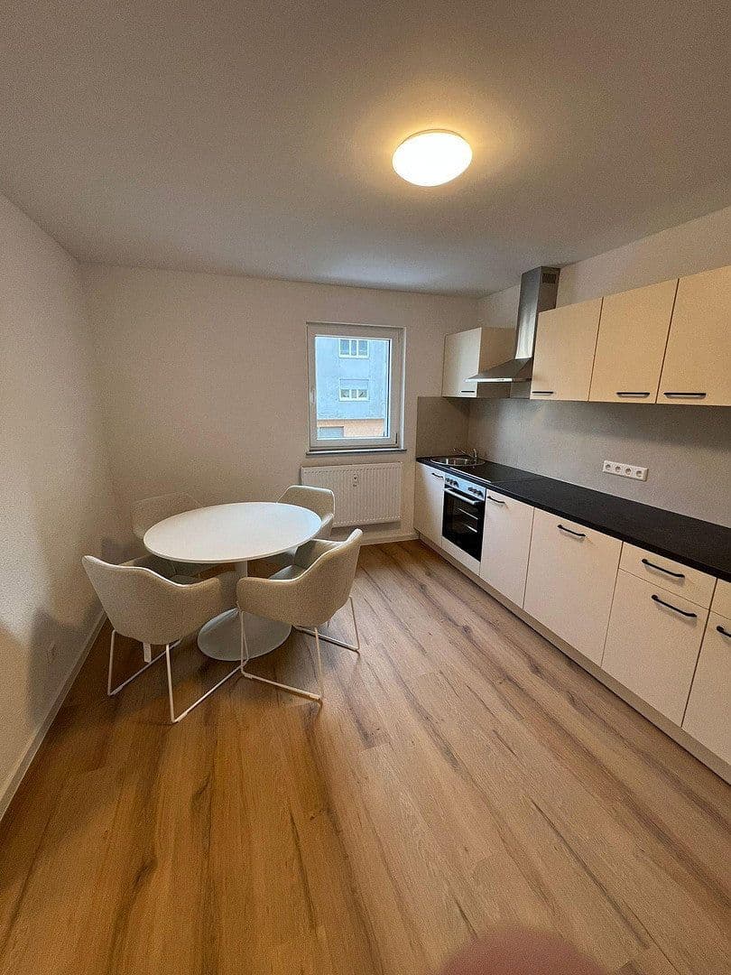 Pronájem bytu 1+1 46 m², Mannheim, Bádensko-Württembersko Pronájem bytu 1+1 46 m², Mannheim, Bádensko-Württembersko