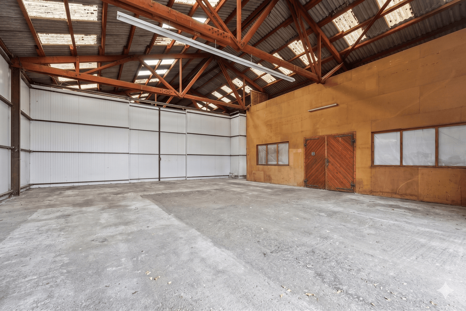 Prodej nebytového prostoru 3.682 m², Hagenbach, Porýní-Falc Prodej nebytového prostoru 3.682 m², Hagenbach, Porýní-Falc