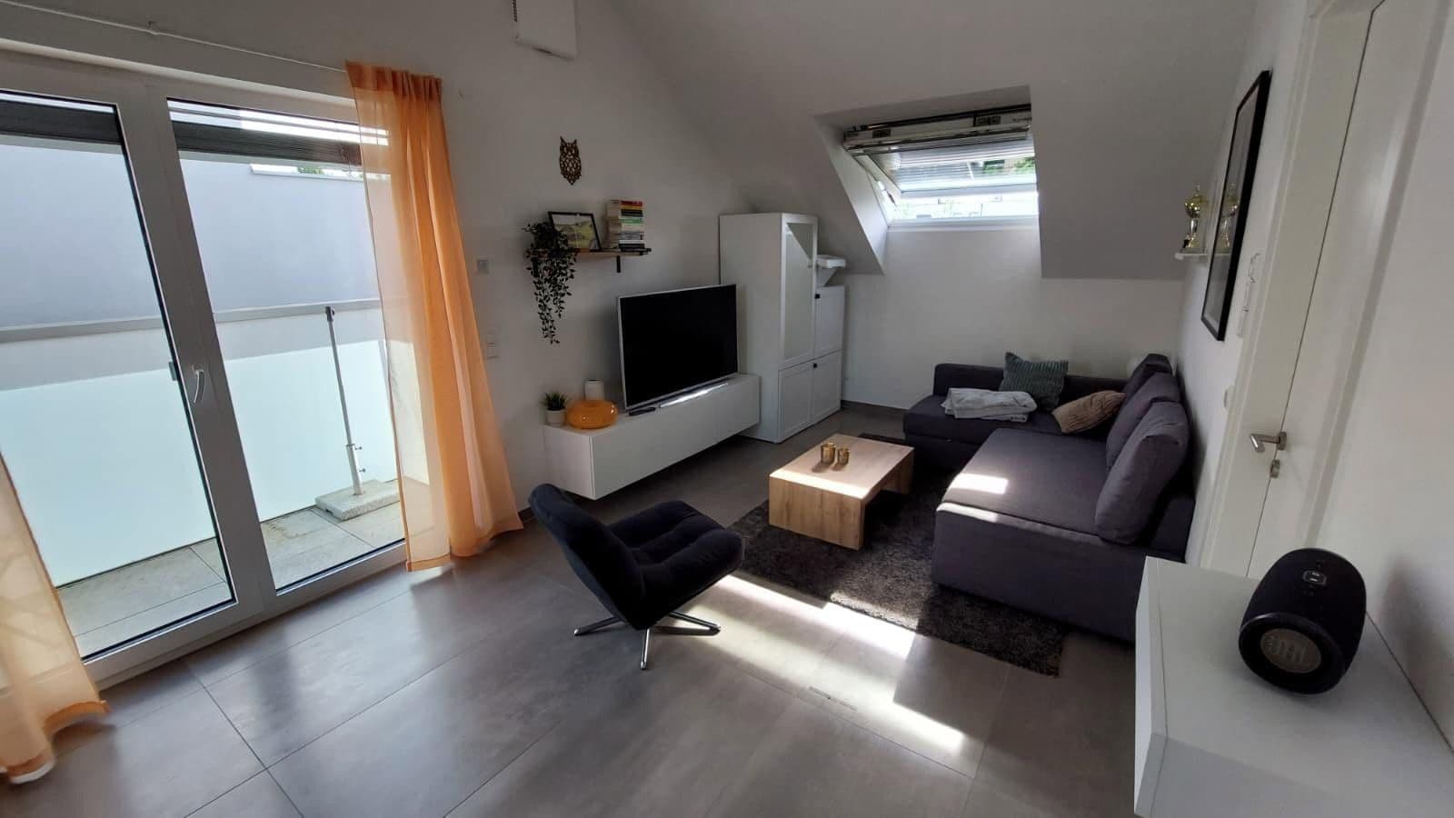 Pronájem bytu 2+1 50 m², Stuttgart-Stammheim, Bádensko-Württembersko Pronájem bytu 2+1 50 m², Stuttgart-Stammheim, Bádensko-Württembersko