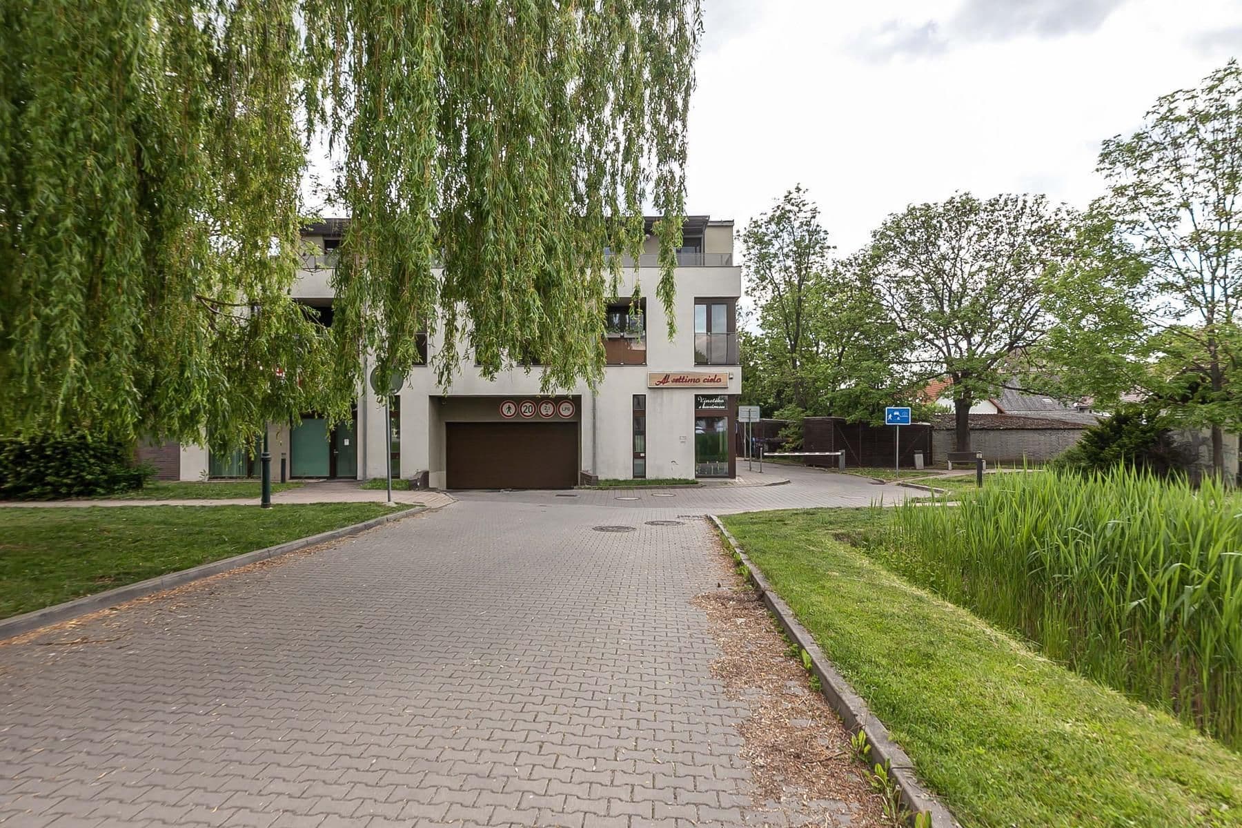 Prodej bytu 3+kk 78 m², Na Návsi, Praha, Praha Prodej bytu 3+kk 78 m², Na Návsi, Praha, Praha