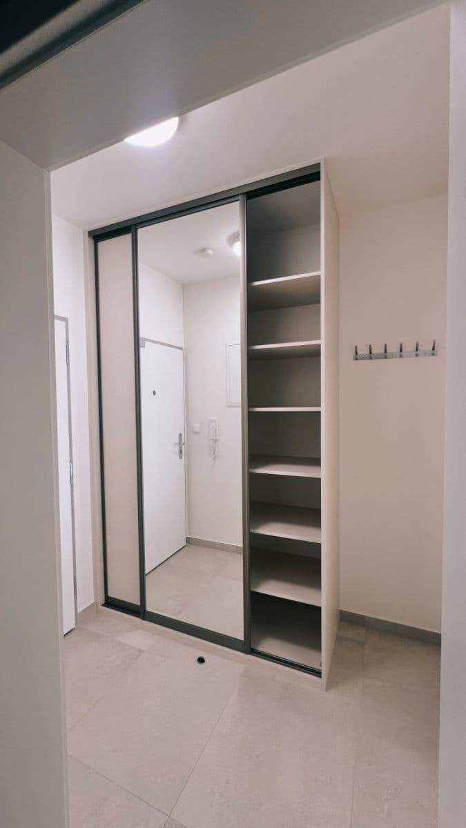 Pronájem bytu 1+kk 33 m², Gerstelova, Praha, Praha Pronájem bytu 1+kk 33 m², Gerstelova, Praha, Praha