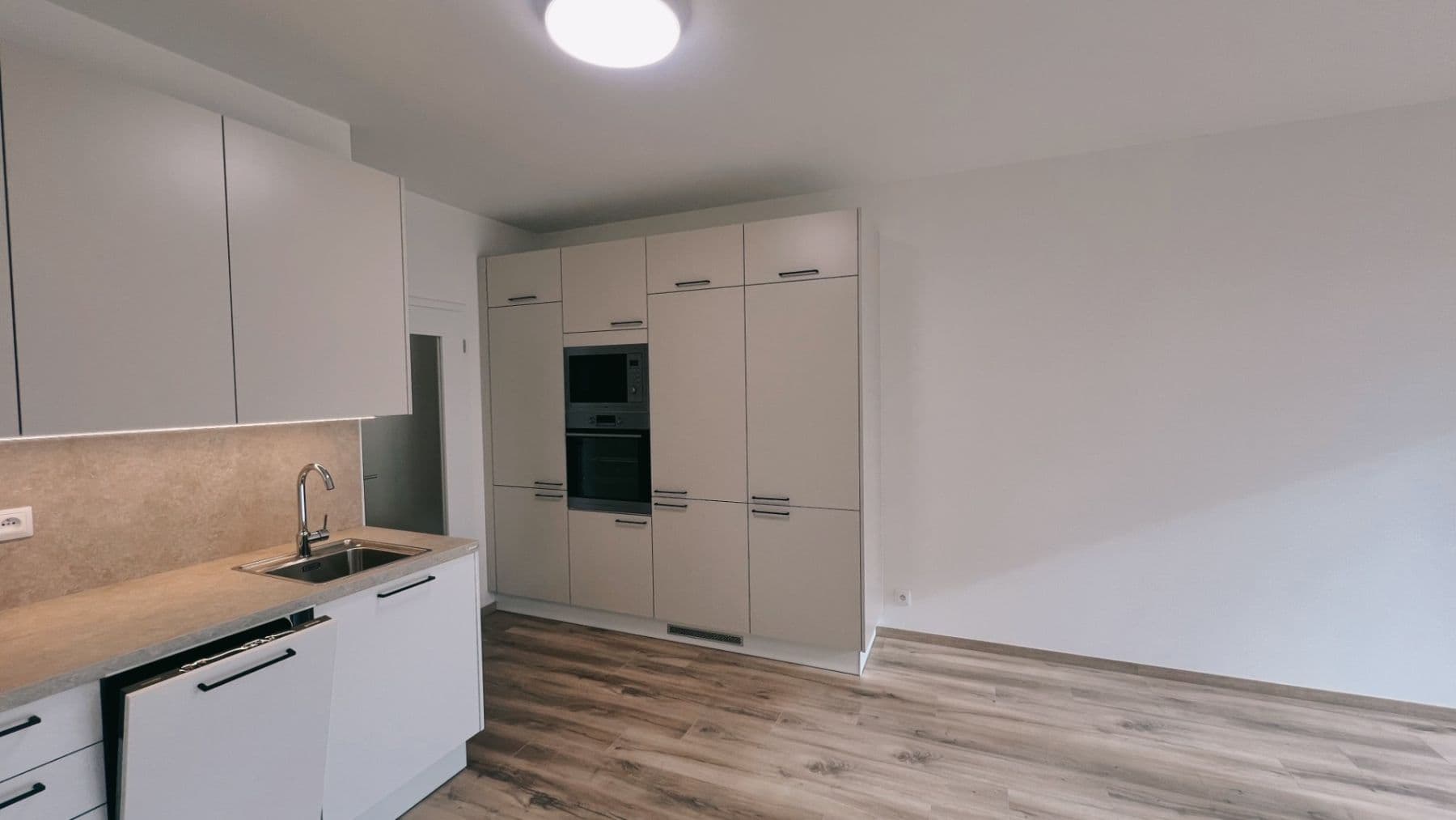 Pronájem bytu 1+kk 33 m², Gerstelova, Praha, Praha Pronájem bytu 1+kk 33 m², Gerstelova, Praha, Praha