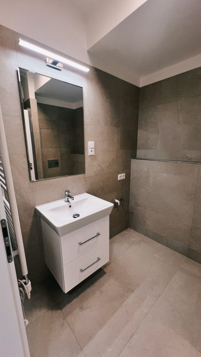 Pronájem bytu 1+kk 33 m², Gerstelova, Praha, Praha Pronájem bytu 1+kk 33 m², Gerstelova, Praha, Praha