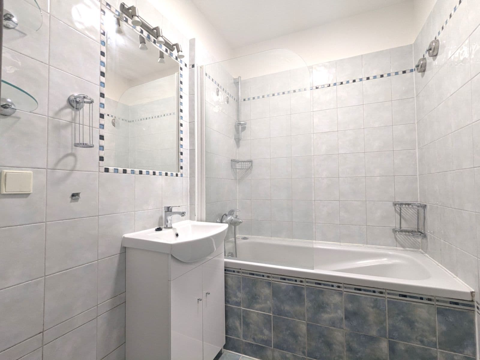 Prodej bytu 3+1 79 m², Kárníkova, Brno, Jihomoravský kraj Prodej bytu 3+1 79 m², Kárníkova, Brno, Jihomoravský kraj