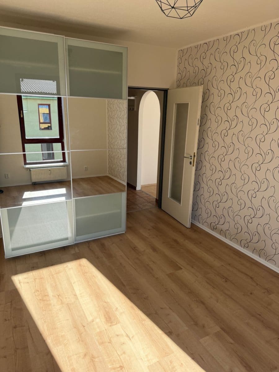 Pronájem bytu 2+kk 44 m², Zimní, Hostivice, Středočeský kraj Pronájem bytu 2+kk 44 m², Zimní, Hostivice, Středočeský kraj