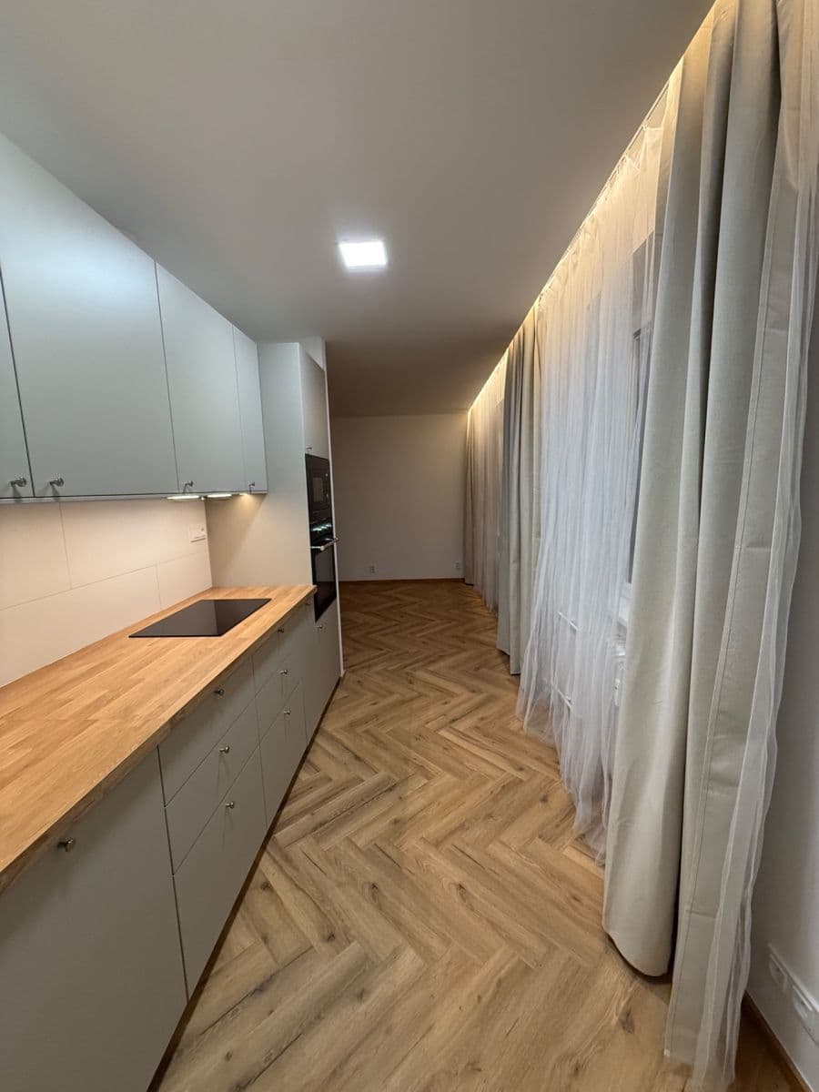 Pronájem bytu 2+kk 54 m², Kamenická, Děčín, Ústecký kraj Pronájem bytu 2+kk 54 m², Kamenická, Děčín, Ústecký kraj