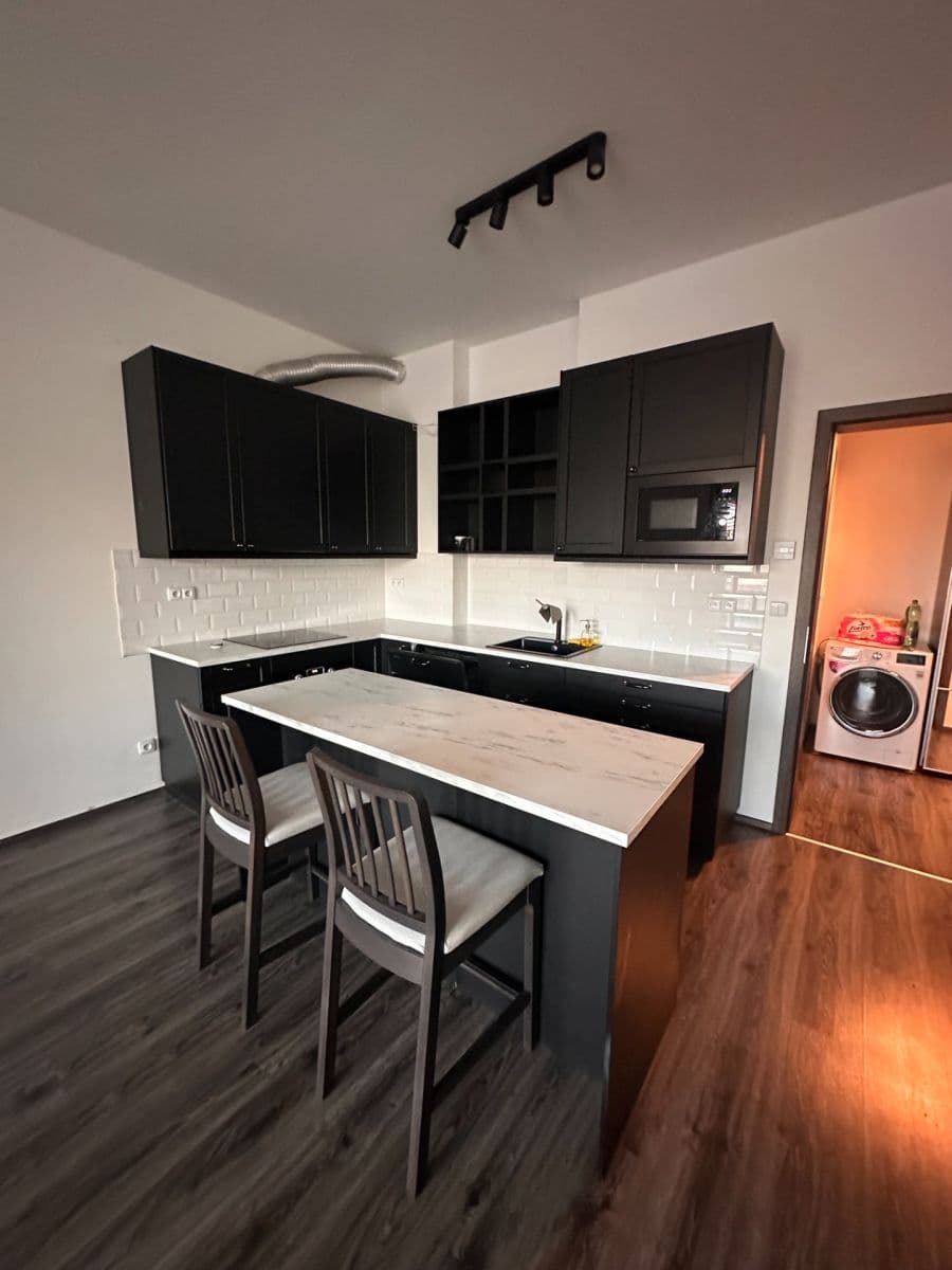 Pronájem bytu 2+kk 63 m², U Pernštejnských, Praha, Praha Pronájem bytu 2+kk 63 m², U Pernštejnských, Praha, Praha