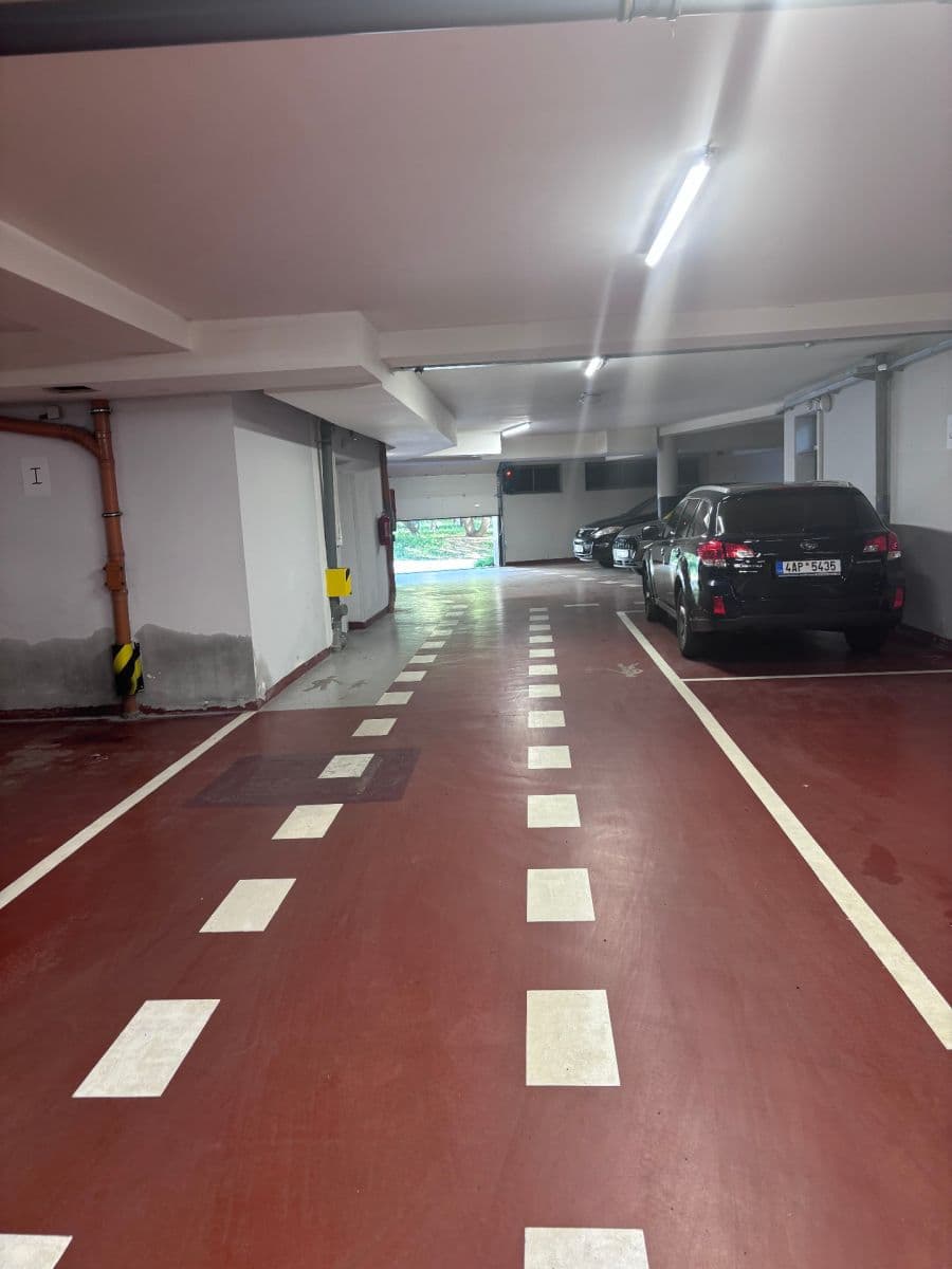 Pronájem garáže 14 m², Na Rozdílu, Praha, Praha Pronájem garáže 14 m², Na Rozdílu, Praha, Praha