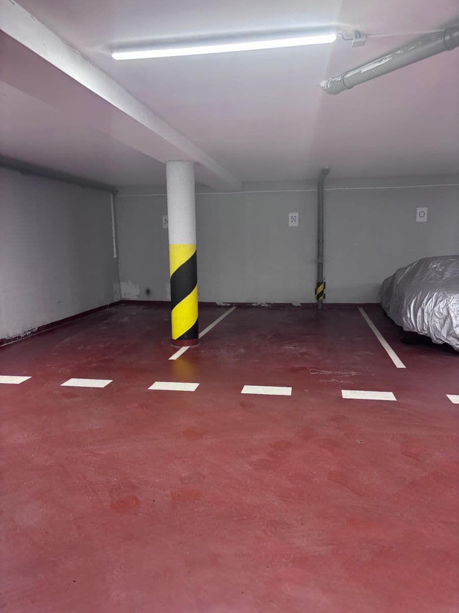 Pronájem garáže 14 m², Na Rozdílu, Praha, Praha Pronájem garáže 14 m², Na Rozdílu, Praha, Praha