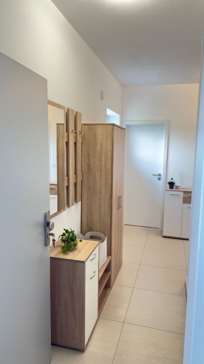 Pronájem bytu 1+kk 44 m², Podkomorská, Ostrovačice, Jihomoravský kraj Pronájem bytu 1+kk 44 m², Podkomorská, Ostrovačice, Jihomoravský kraj