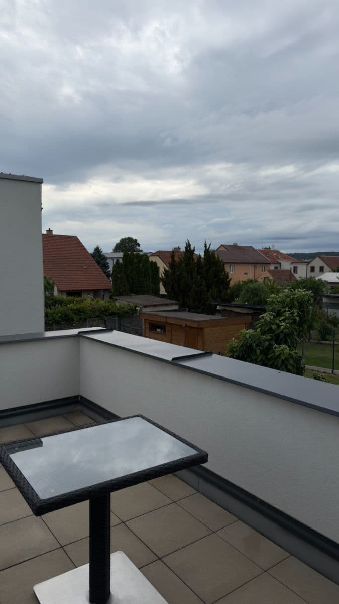 Pronájem bytu 1+kk 44 m², Podkomorská, Ostrovačice, Jihomoravský kraj Pronájem bytu 1+kk 44 m², Podkomorská, Ostrovačice, Jihomoravský kraj