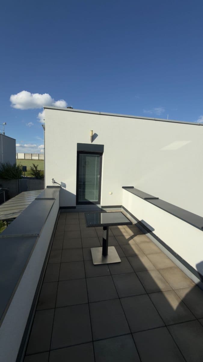 Pronájem bytu 1+kk 44 m², Podkomorská, Ostrovačice, Jihomoravský kraj Pronájem bytu 1+kk 44 m², Podkomorská, Ostrovačice, Jihomoravský kraj