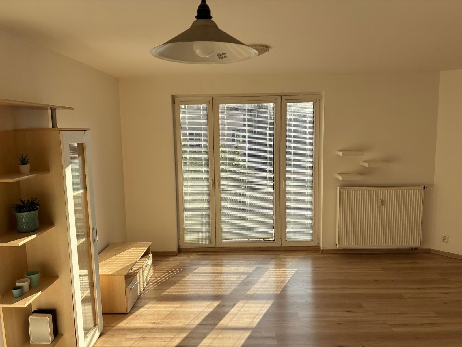 Pronájem bytu 1+kk 37 m², Mattioliho, Praha, Praha Pronájem bytu 1+kk 37 m², Mattioliho, Praha, Praha
