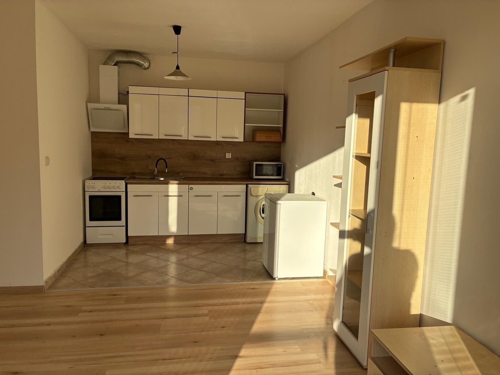 Pronájem bytu 1+kk 37 m², Mattioliho, Praha, Praha Pronájem bytu 1+kk 37 m², Mattioliho, Praha, Praha
