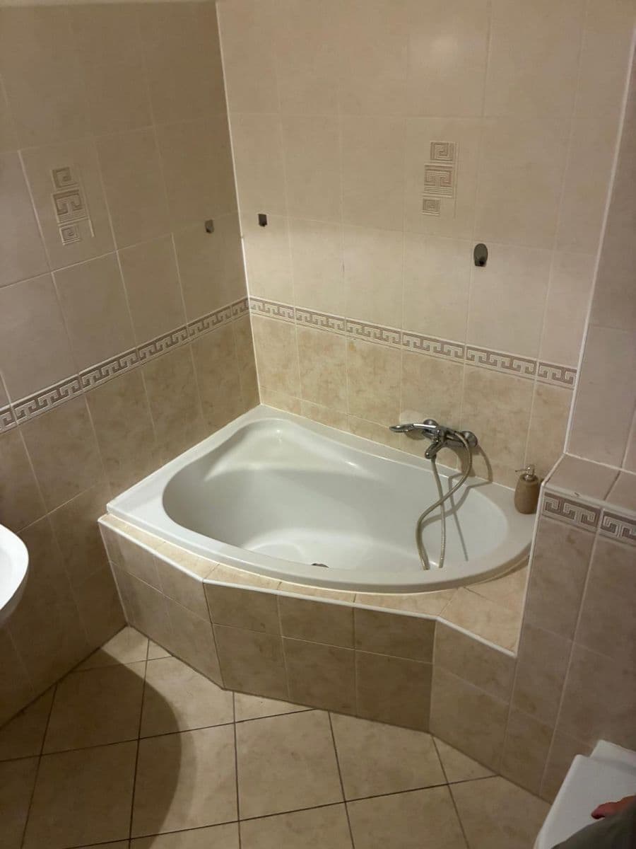 Pronájem bytu 1+kk 37 m², Mattioliho, Praha, Praha Pronájem bytu 1+kk 37 m², Mattioliho, Praha, Praha