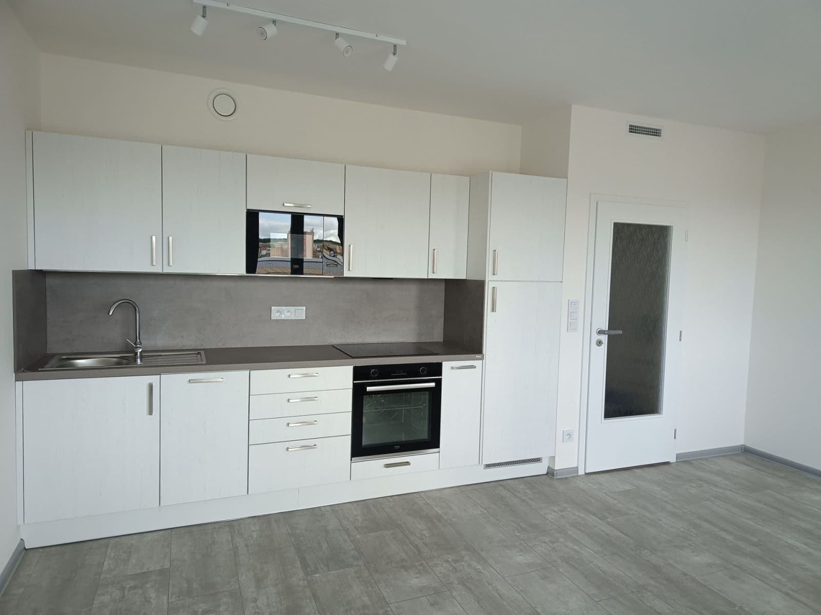 Pronájem bytu 1+kk 30 m², Arnošta Staňka, Praha, Praha Pronájem bytu 1+kk 30 m², Arnošta Staňka, Praha, Praha