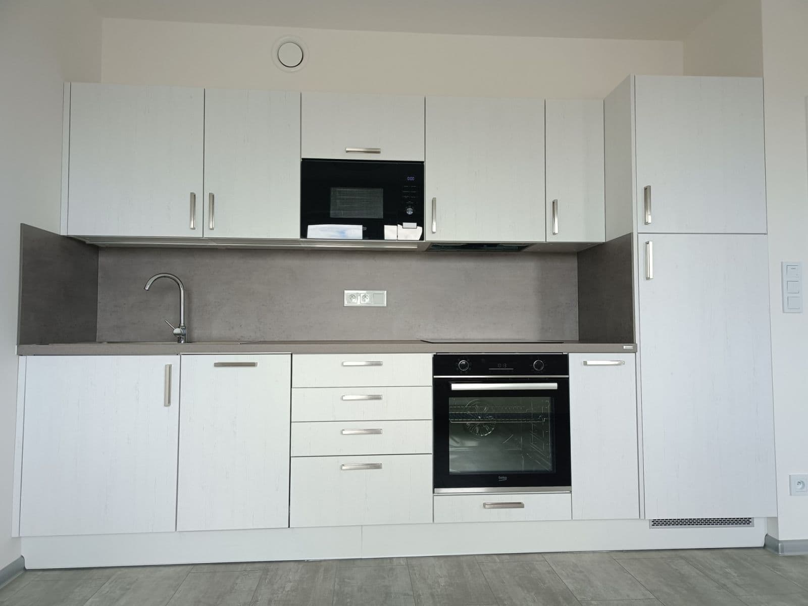 Pronájem bytu 1+kk 30 m², Arnošta Staňka, Praha, Praha Pronájem bytu 1+kk 30 m², Arnošta Staňka, Praha, Praha