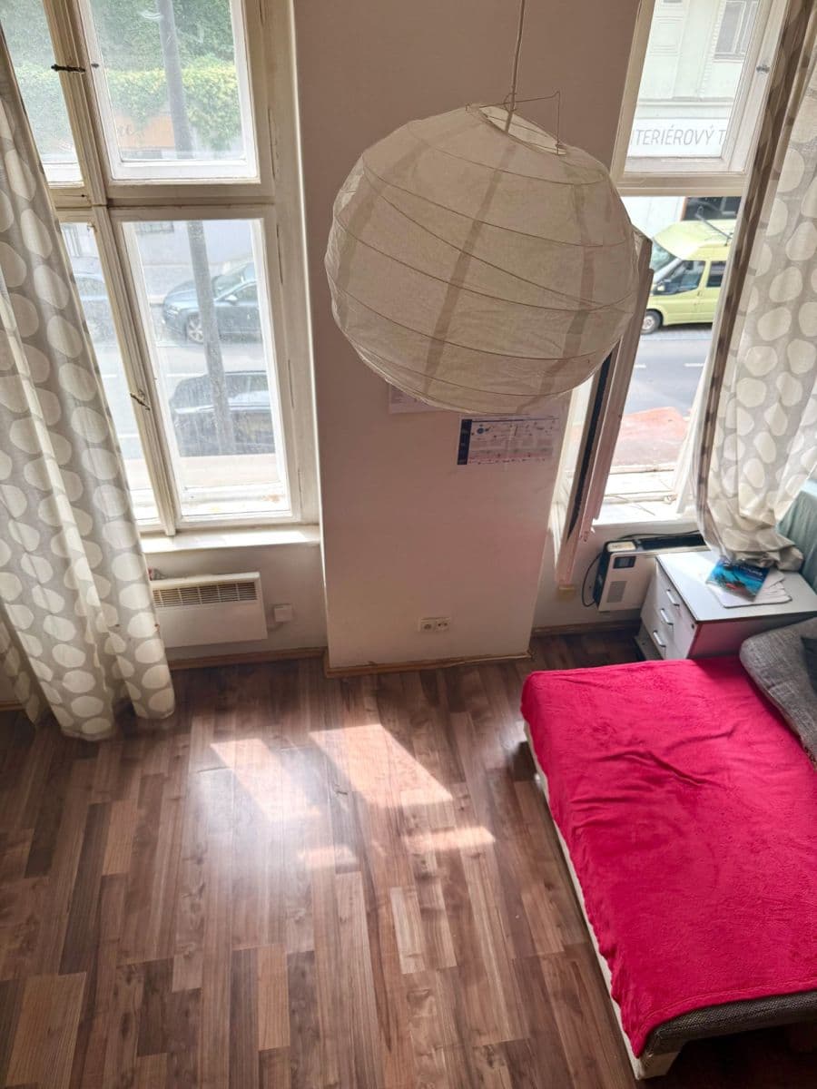 Pronájem bytu 1+1 42 m², Husitská, Praha, Praha Pronájem bytu 1+1 42 m², Husitská, Praha, Praha