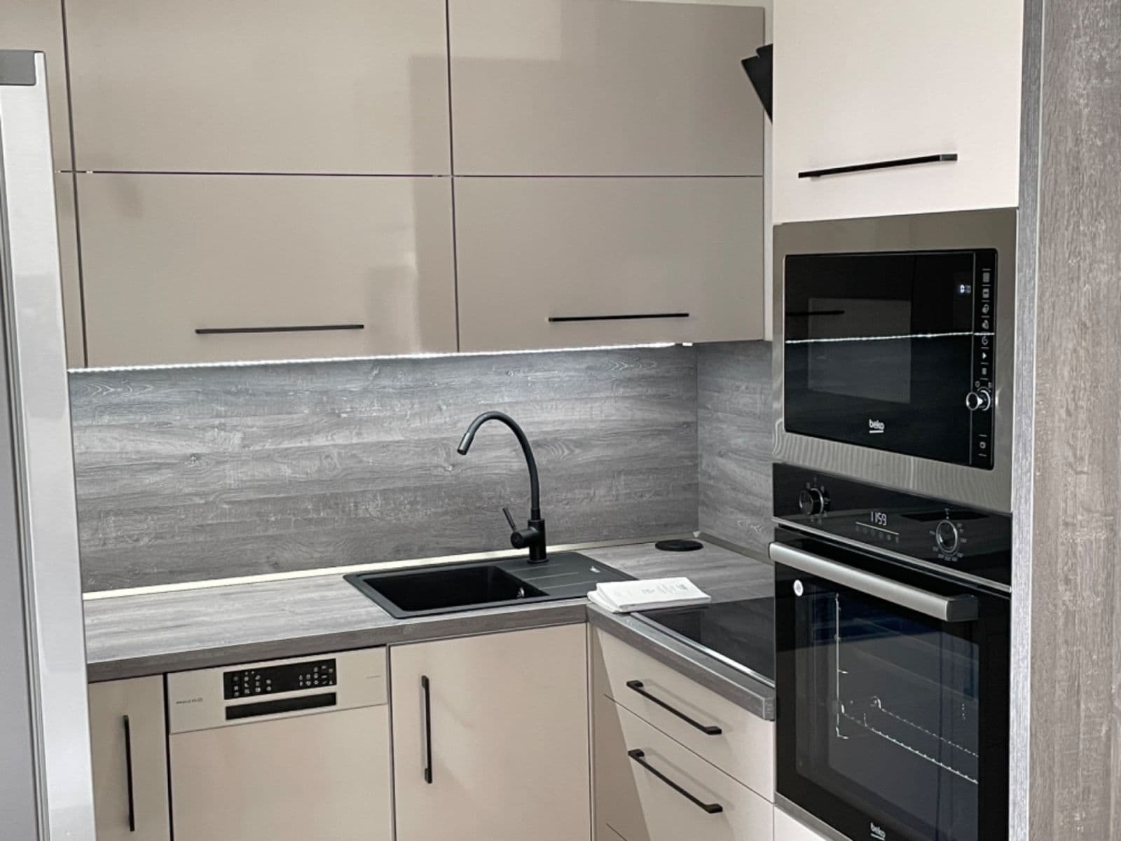 Pronájem bytu 2+kk 56 m², V Hliníkách, Chrudim, Pardubický kraj Pronájem bytu 2+kk 56 m², V Hliníkách, Chrudim, Pardubický kraj