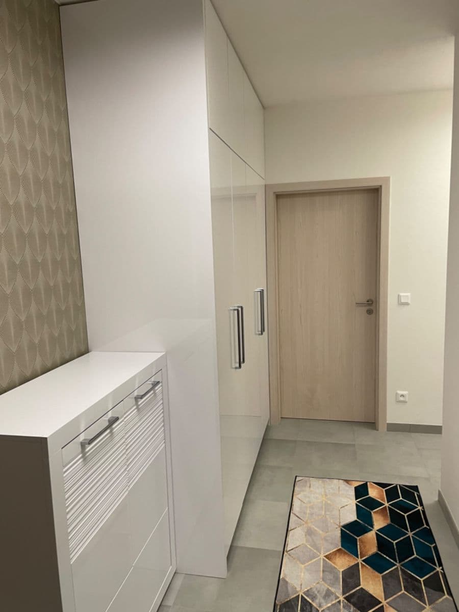 Pronájem bytu 2+kk 56 m², V Hliníkách, Chrudim, Pardubický kraj Pronájem bytu 2+kk 56 m², V Hliníkách, Chrudim, Pardubický kraj
