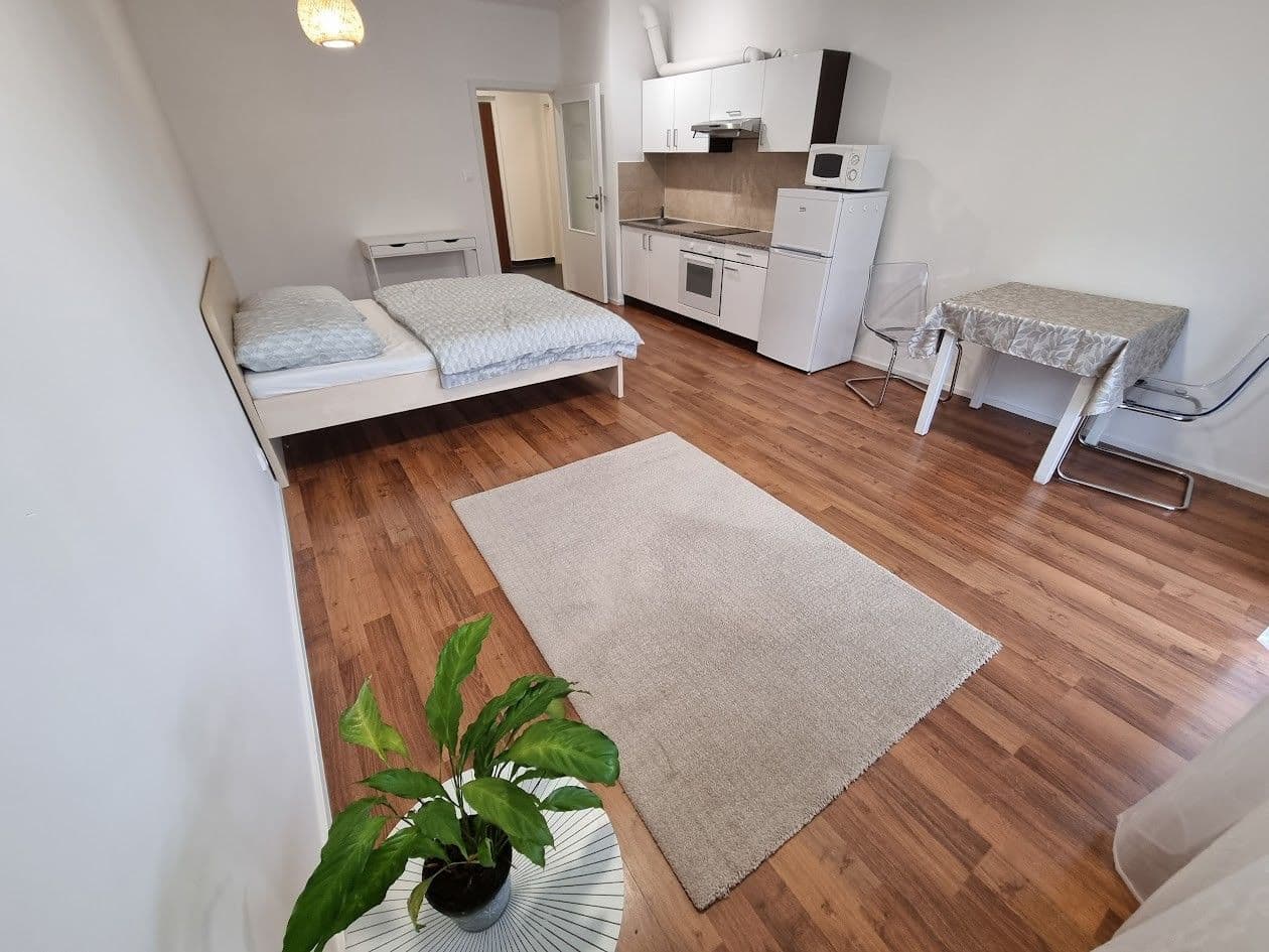 Pronájem bytu 1+kk 38 m², Babická, Praha, Praha Pronájem bytu 1+kk 38 m², Babická, Praha, Praha