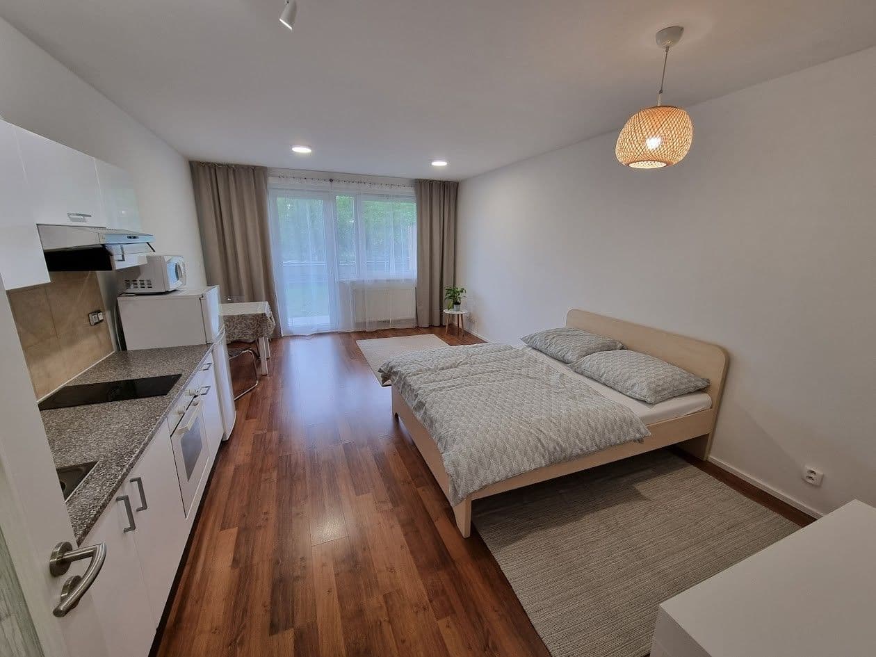 Pronájem bytu 1+kk 38 m², Babická, Praha, Praha Pronájem bytu 1+kk 38 m², Babická, Praha, Praha