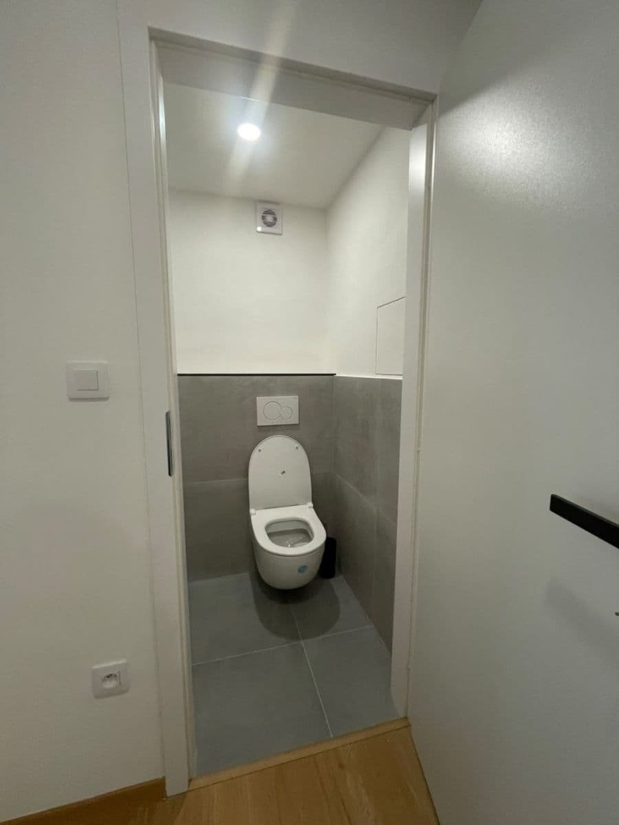 Pronájem bytu 73 m², Novovysočanská, Praha, Praha Pronájem bytu 73 m², Novovysočanská, Praha, Praha
