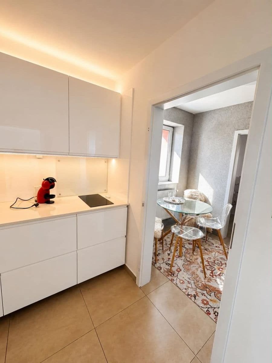 Prodej bytu 2+1 56 m², Rýchorské náměstí, Žacléř, Královéhradecký kraj Prodej bytu 2+1 56 m², Rýchorské náměstí, Žacléř, Královéhradecký kraj