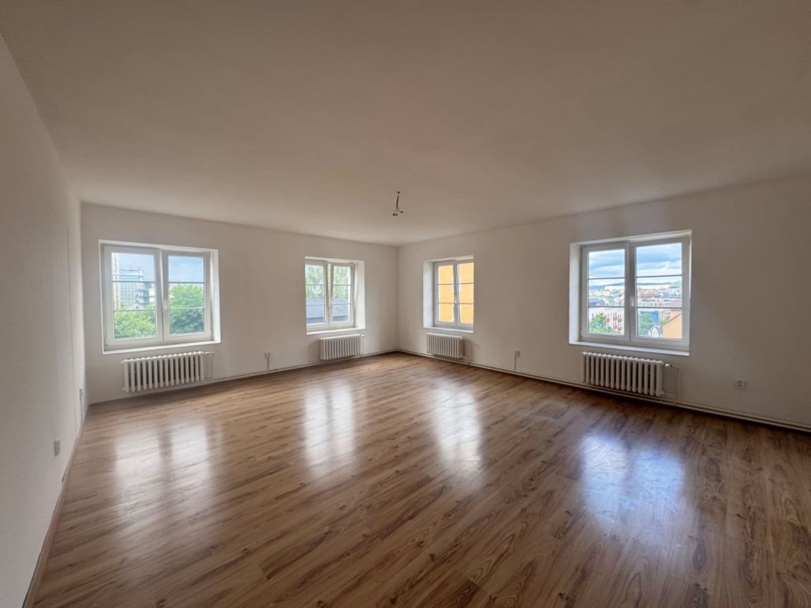 Pronájem bytu 1+1 58 m², Na Perštýně, Liberec, Liberecký kraj Pronájem bytu 1+1 58 m², Na Perštýně, Liberec, Liberecký kraj