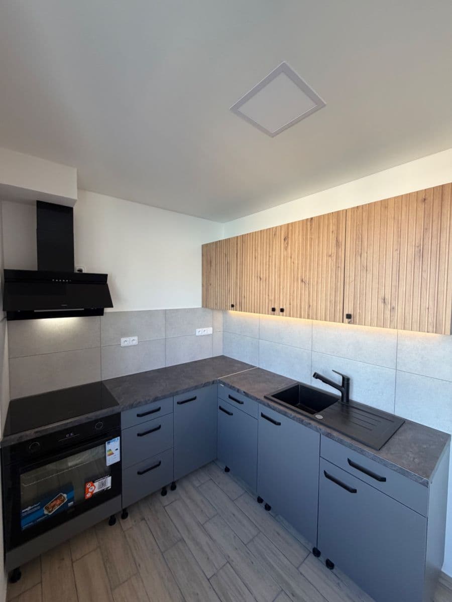 Pronájem bytu 1+1 41 m², Na Vyhaslém, Kladno, Středočeský kraj Pronájem bytu 1+1 41 m², Na Vyhaslém, Kladno, Středočeský kraj