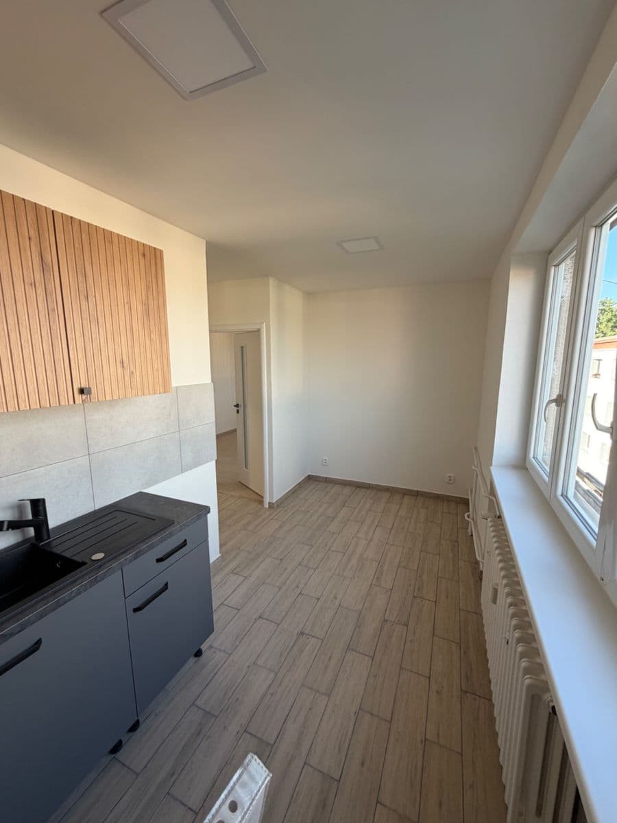 Pronájem bytu 1+1 41 m², Na Vyhaslém, Kladno, Středočeský kraj Pronájem bytu 1+1 41 m², Na Vyhaslém, Kladno, Středočeský kraj