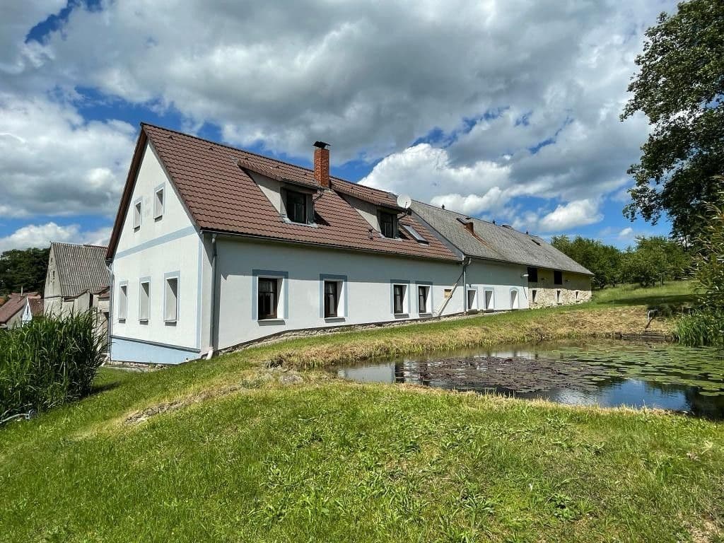 Prodej domu 190 m², pozemek 4.368 m², Horní Pěna, Jihočeský kraj Prodej domu 190 m², pozemek 4.368 m², Horní Pěna, Jihočeský kraj