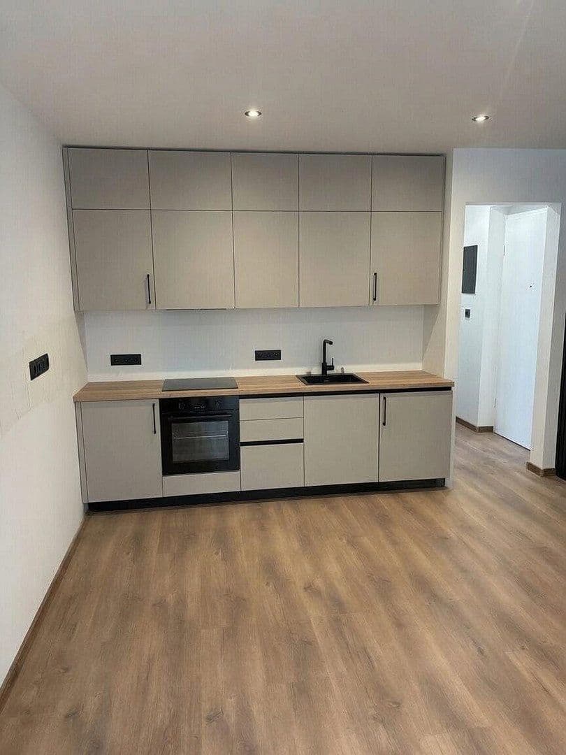 Pronájem bytu 1+1 25 m², Feldgasse 50, Nürnberg, Bavorsko Pronájem bytu 1+1 25 m², Feldgasse 50, Nürnberg, Bavorsko