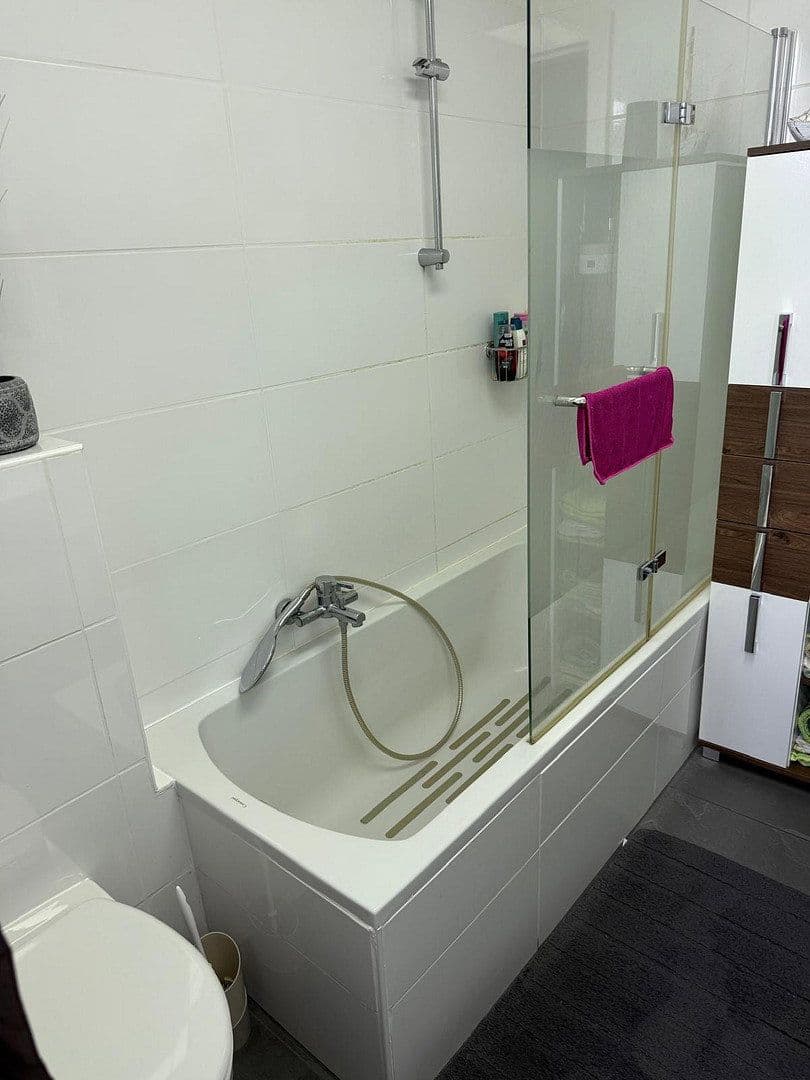 Pronájem bytu 3+1 83 m², walder str 63, Haan, Severní Porýní-Vestfálsko Pronájem bytu 3+1 83 m², walder str 63, Haan, Severní Porýní-Vestfálsko